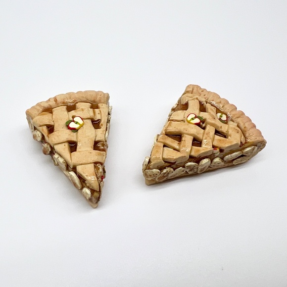 Apple Pie Place Card Holders - Set of 2 Hand-Sculpted Clay Table Setting Decor - Picture 10 of 11